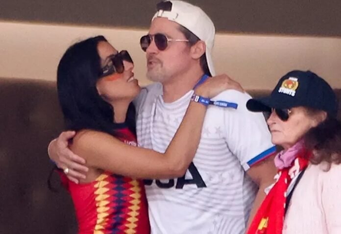 Brad Pitt dan Kekasih