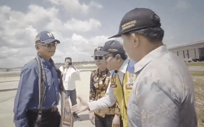 Detik Detik Menteri Pu Tolak Bersalaman Dengan Pejabat Dinas Pu Di Singkawang