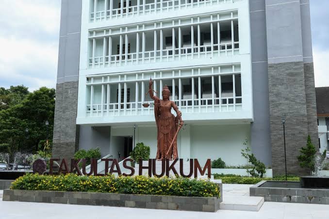 Gedung Fakultas Hukum Ugm
