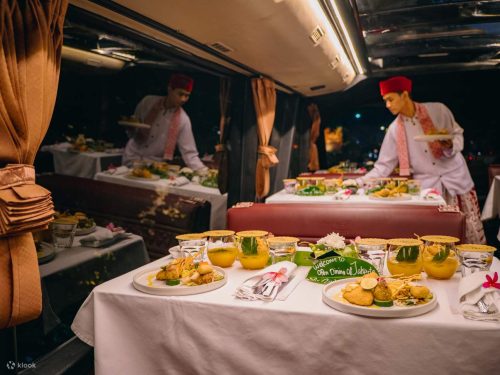 Fine Dining di Bus Tingkat Holopis