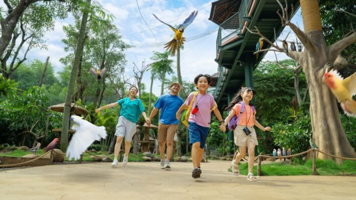 Jakarta Bird Land Ancol Holopis