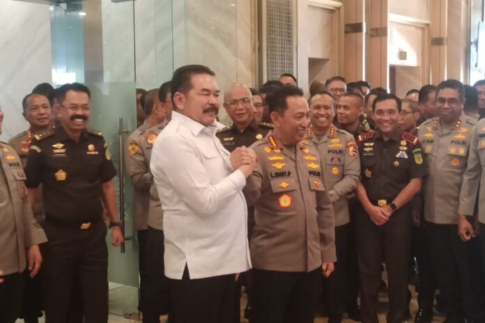 Jaksa Agung Dan Kapolri Holopis