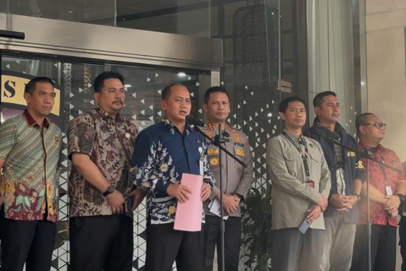 Kapus Anang Holopis