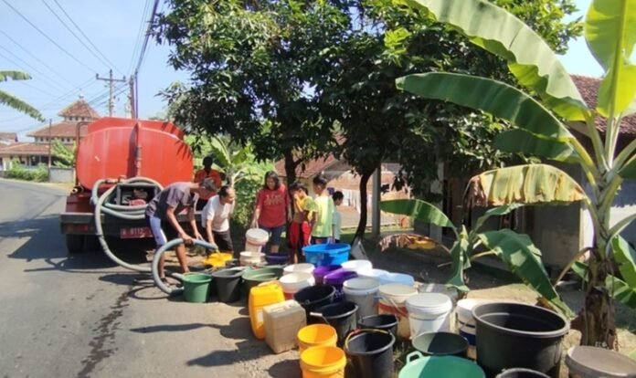 Kekeringan Air Di Banjarnegara Holopis