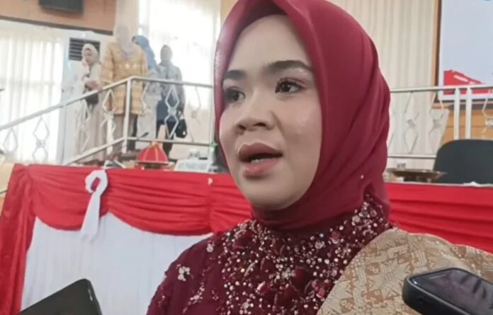 Ketua Dprd Bone Andi Tenri Walinonong. Holopis