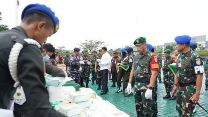 Kodam Xii Tanjungpura Musnahkan Barang Bukti Kejahatan Lintas Negara Holopis