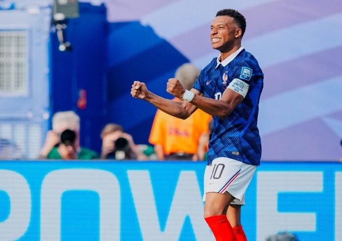 Kylian Mbappe Bersama Timnas Prancis Holopis