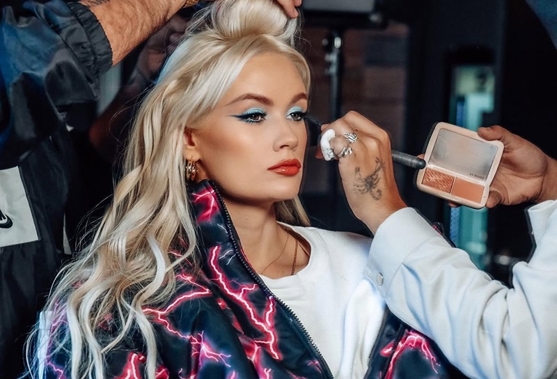 Lauren Bennett Holopis.com