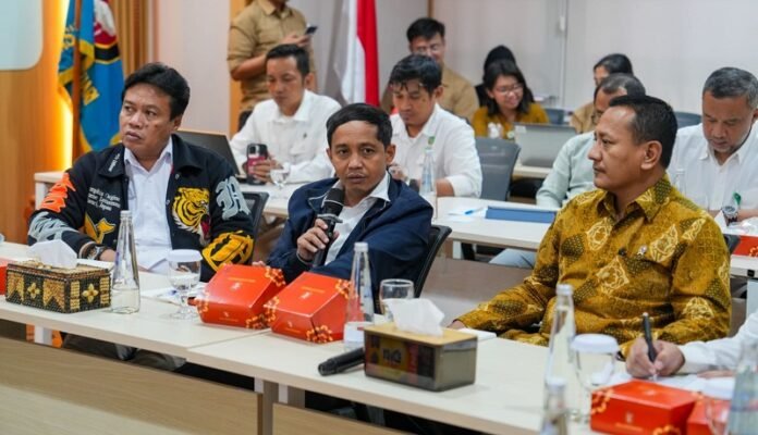 Menhut Raja Juli Saat Rapat Soal Karhutla Bersama Jajaran Gakkum Kemenhut Holopis