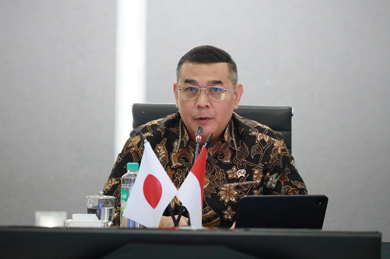 Ossy Dermawan Holopis 1