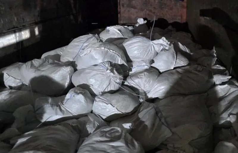 Navy Foils Suspected Illegal Tin Smuggling Operation in Jakarta