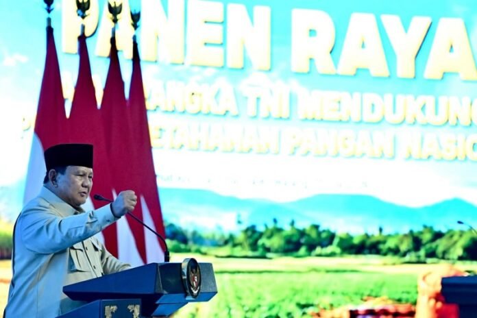 Presiden Prabowo Subianto Saat Memberikan Pidato Usai Panen Raya Serentak Di Kabupaten Malang Provinsi Jawa Timur Holopis