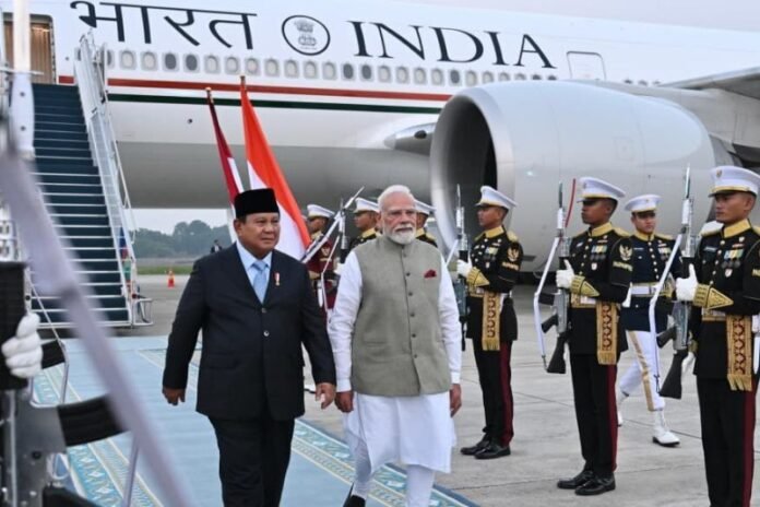 Presiden Prabowo Bersama Narendra Modi Holopis