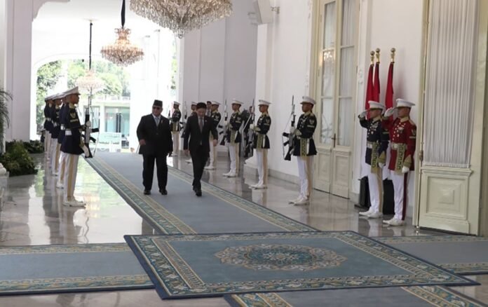 Presiden Prabowo Bersama Pm Singapura Holopis