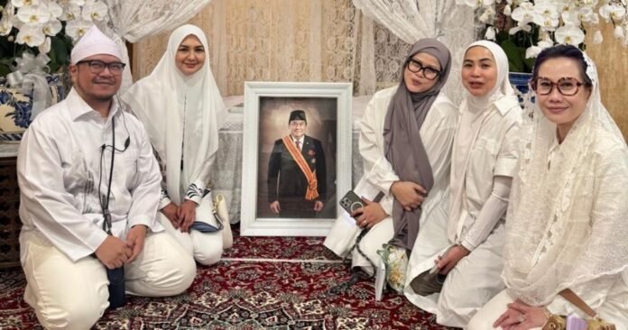 Donna Agnesia Berhijab Holopis