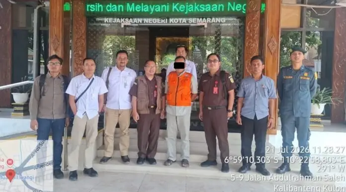 Tersangka Kasus Perdagangan Sisik Trenggiling Lintas Negara Holopis