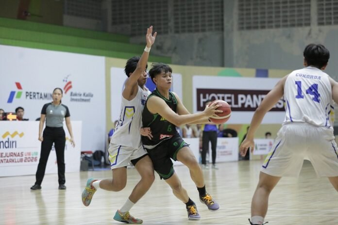 Tim Putra Cendrawasih Bandung Saat Menghadapi Merpati Bali Di Final Kejurnas Antarklub U16 Dan U18 2026 Putra Dan Putri Holopis