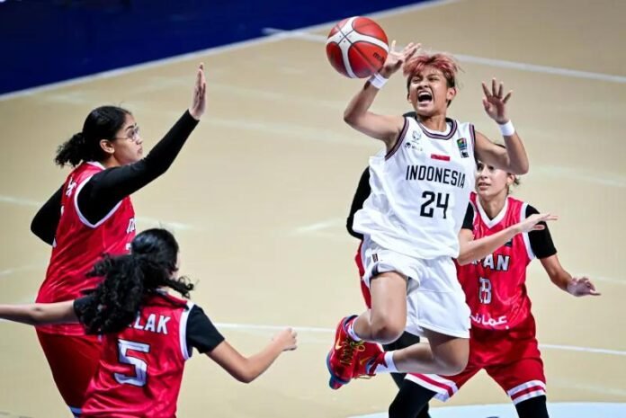 Timnas Basket Indonesia U18 Putri Saat Melawan Oman Di Laga Perdana Grup A Fiba U18 Womens Asia Cup 2026 Holopis