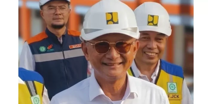 Menteri Pekerjaan Umum Holopis
