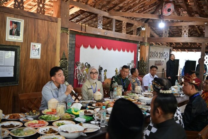 Wapres Gibran Rakabuming Raka Holopis