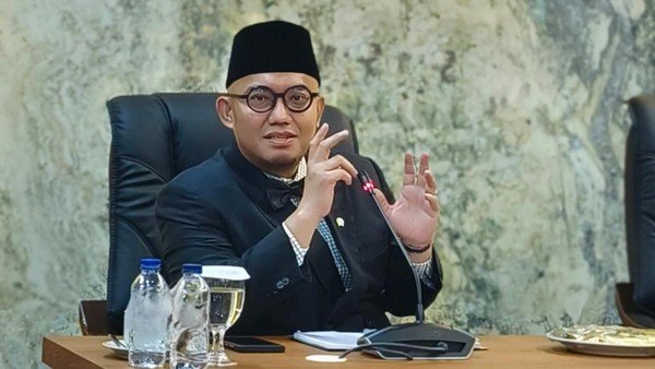 Dahnil Anzar Simanjuntak Holopis