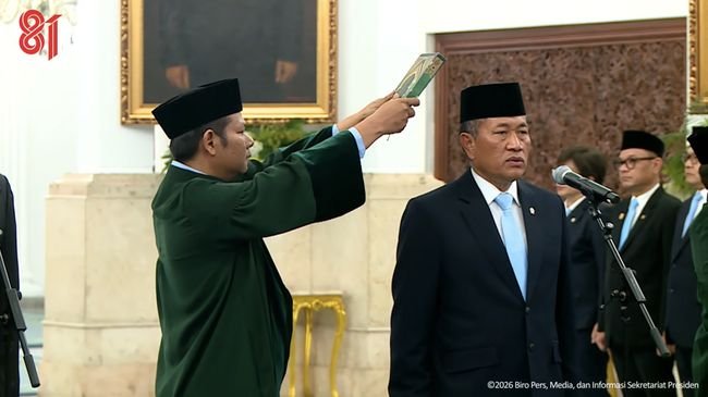 Pelantikan Gubernur URI Holopis