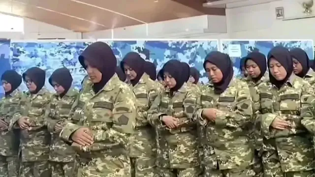 Peserta Latsarmil Kopdes Merah Putih Sholat Berjamaah 6dplt