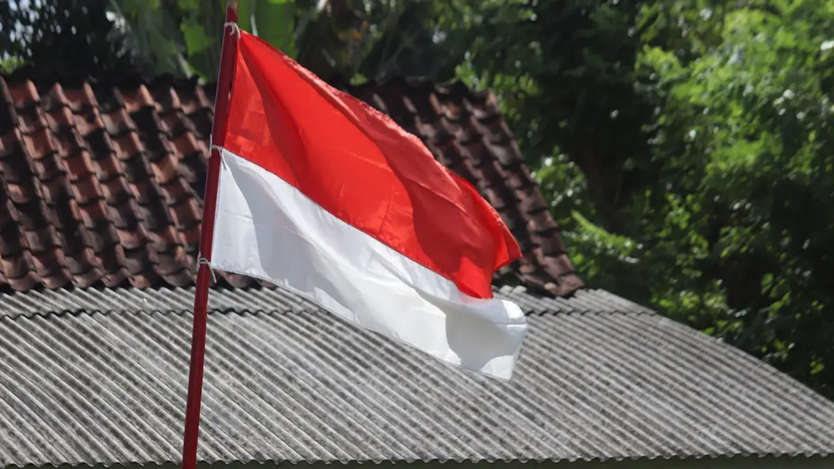 Kibarkan Bendera Merah Putih Holopis