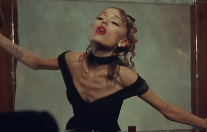 Ariana Grande Holopis.com