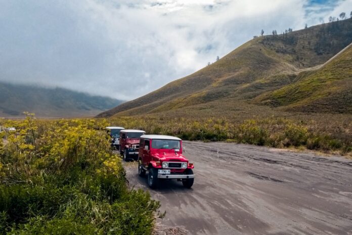 Bukit Teletubbies Bromo Holopis