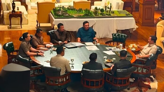 Rapat Terbatas Di Hambalang Holopis 1