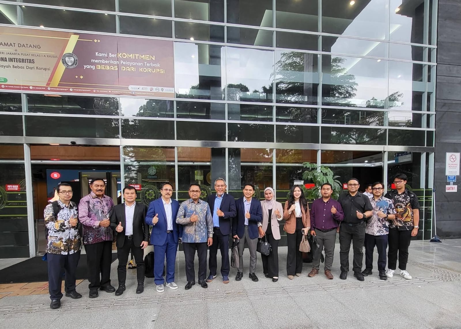 Sri Bintang Pamungkas Dkk Holopis