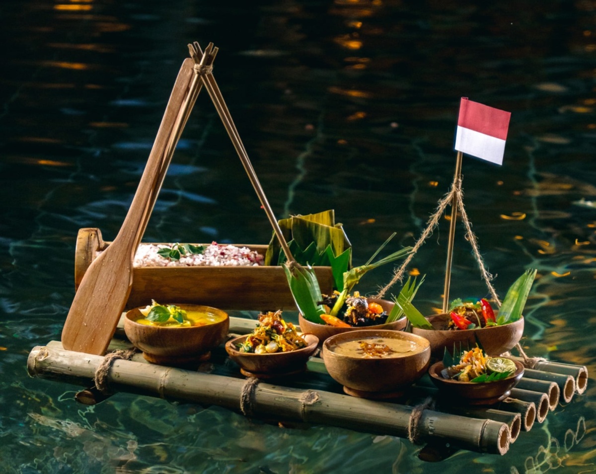 Sajian Rakit Bambu Holopis
