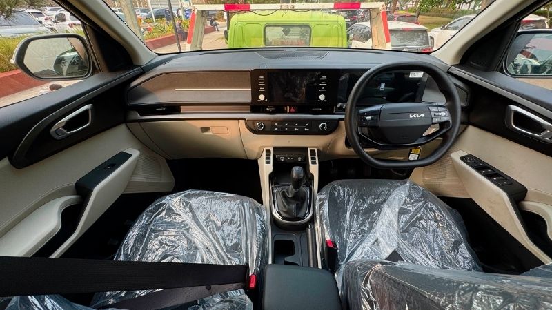 Cari MPV Manual? Kia Carens Baru Tawarkan Fitur Melimpah 2 The Kia Carens Manual Transmission Holopis 3