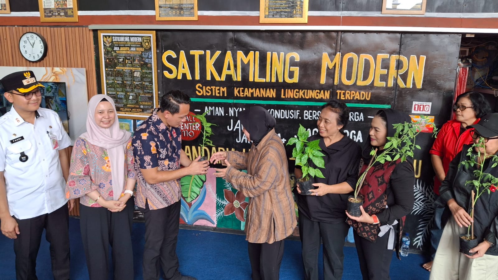 Tri Rismaharini Bersama Imam Basori Holopis
