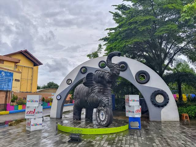 Taman Gajah Tunggal Holopis