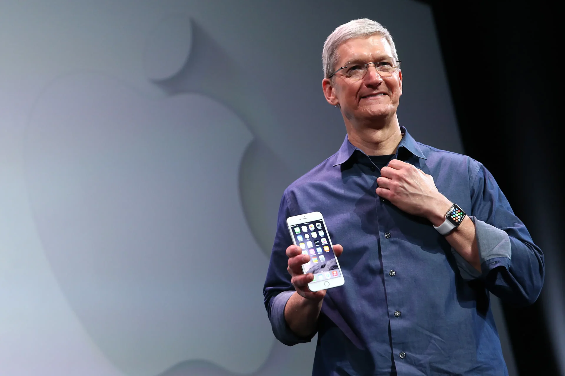 Tim Cook Holopis