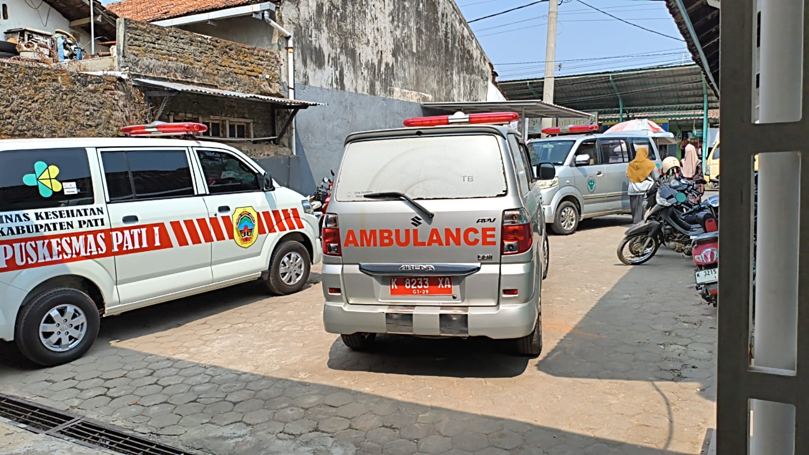 Ambulans Siaga Akibat Keracunan Mbg Di Pati Holopis