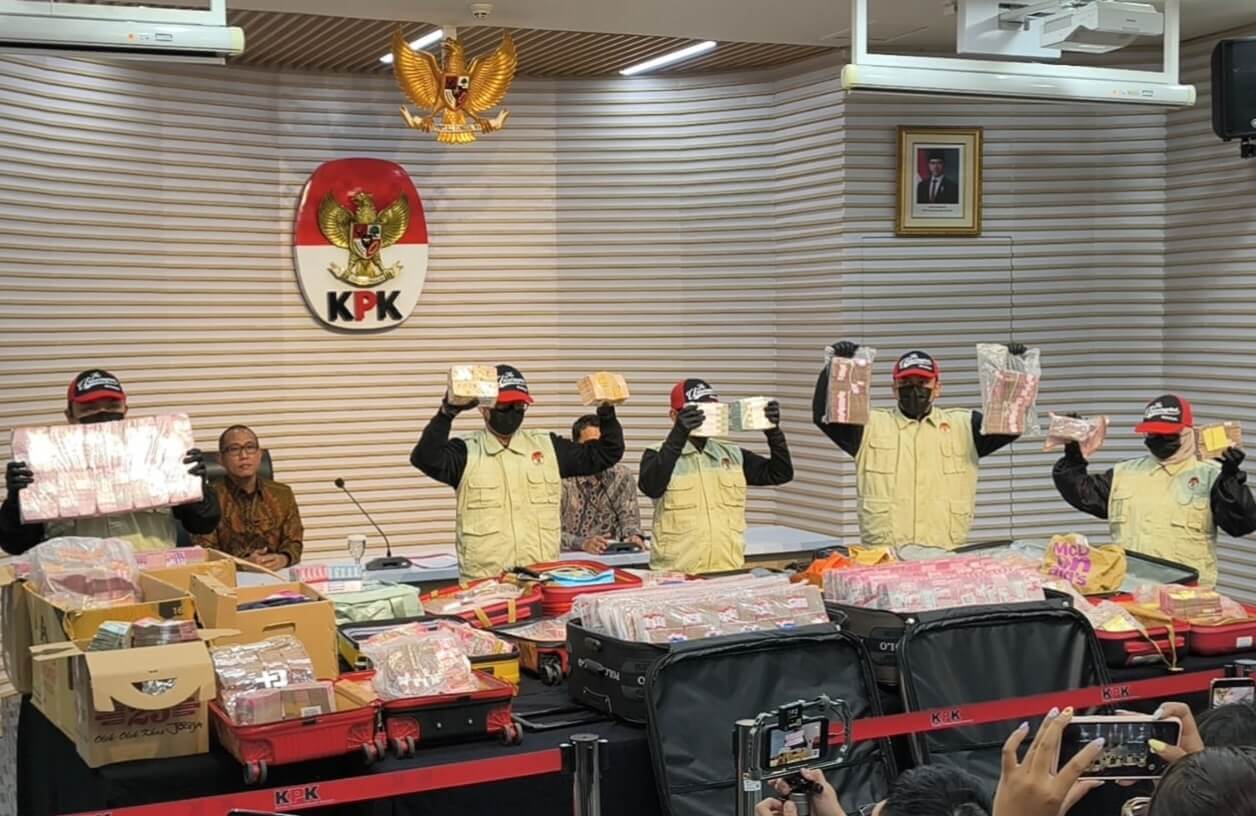 Barang Bukti Kasus Pertanahan Holopis