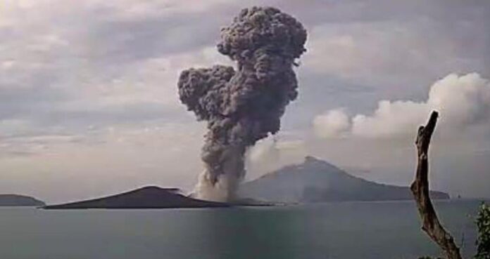 Erupsi Anak Krakatau Holopis