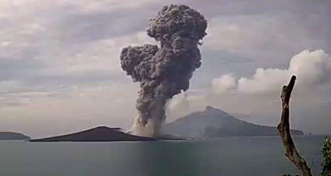 Erupsi Anak Krakatau Holopis