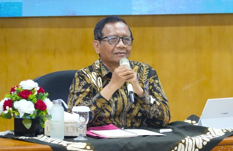 Holopis Mahfud MD