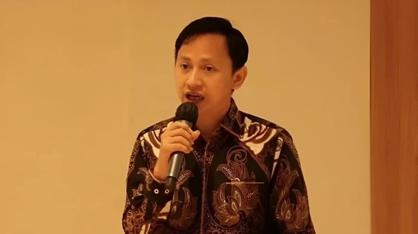 Iman Zanatul Haeri Holopis