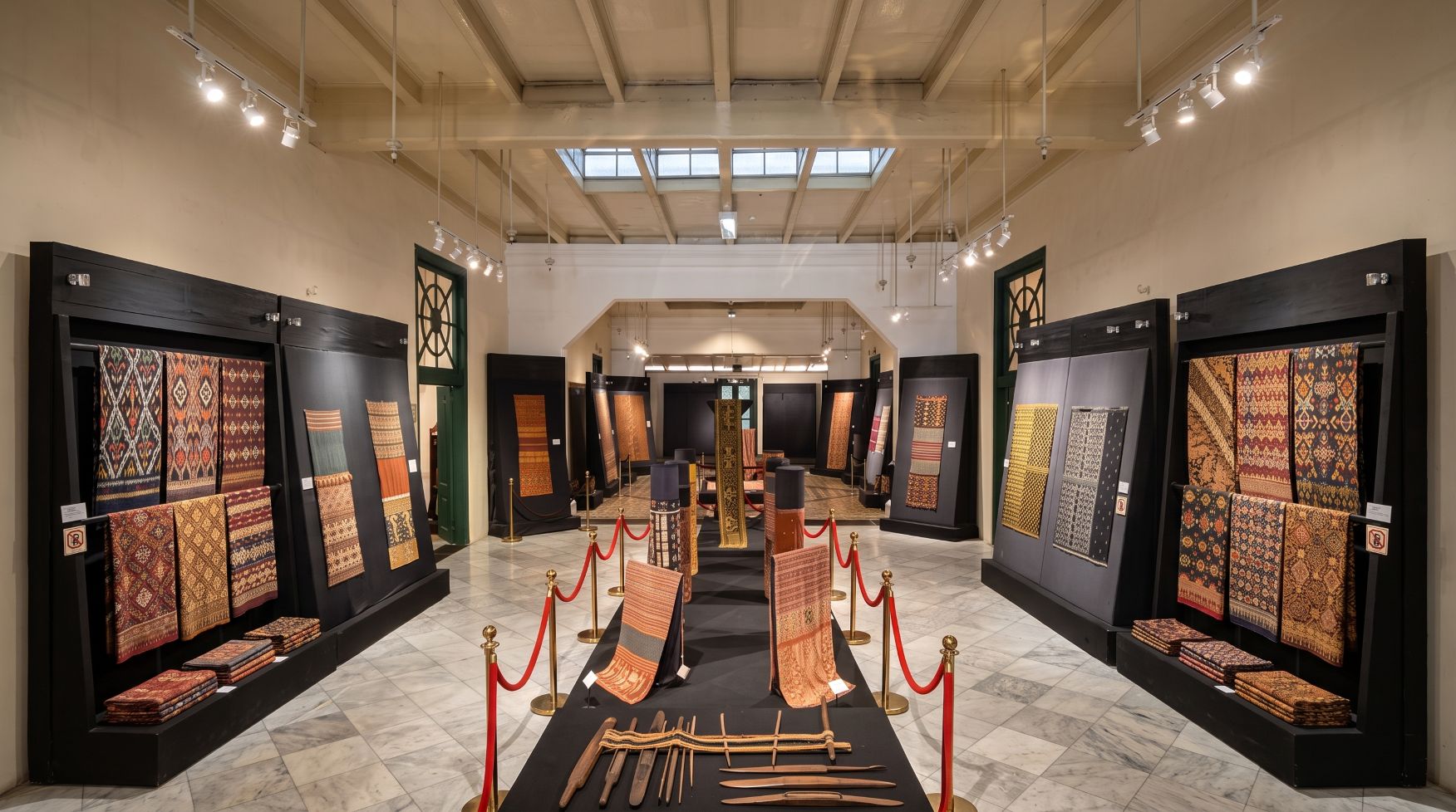Koleksi Museum Tekstil Holopis