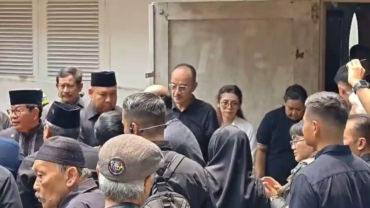 Putra Presiden Prabowo Subianto Didit Prabowo Melayat Ke Rumah Duka Holopis