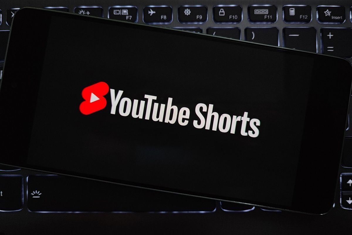 Youtube Short Holopis