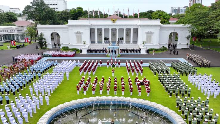 Istana Merdeka Holopis
