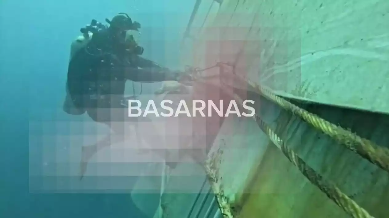 Pemecahan Kaca Bangkai Kapal Holopis