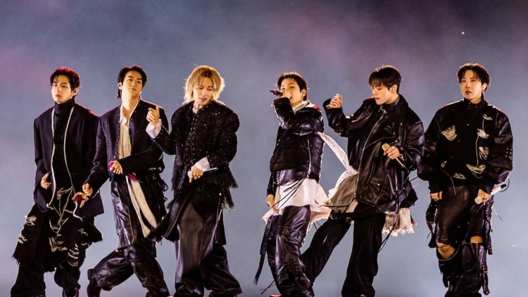 Bts Holopis