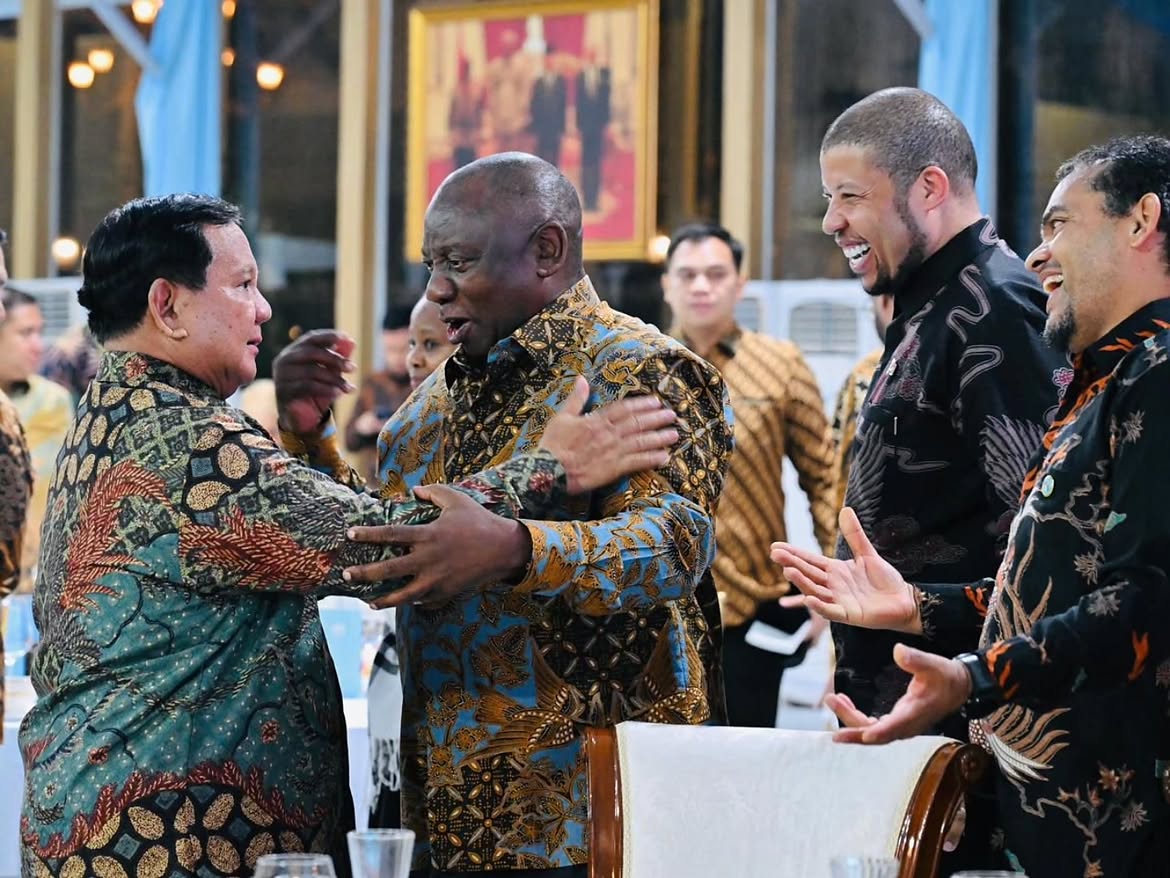 Diplomasi Batik Presiden Prabowo Holopis